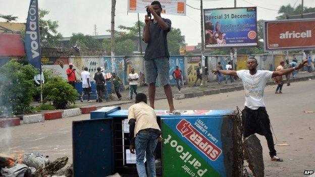 Democratic Republic of Congo protesters block a street in Kinshasa, on 19 January 2015