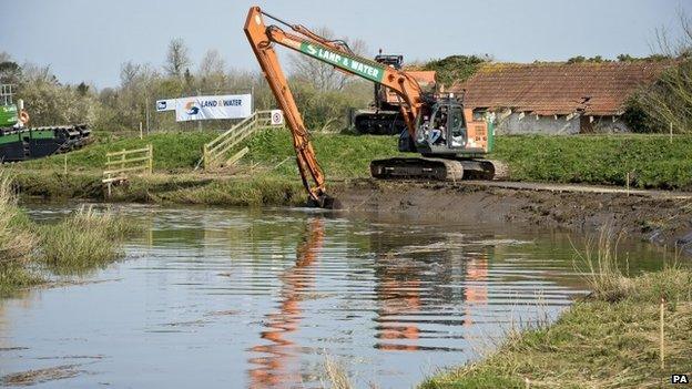 Dredging begins on the River Parrett