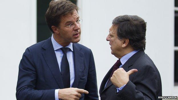 Former Commission president, Jose-Manuel Barroso, (right) exchanges views with Dutch prime minister, Mark Rutte.