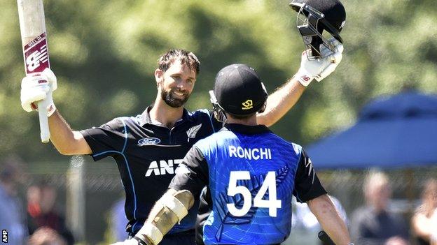 Grant Elliott and Luke Ronchi