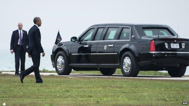 US President Barack Obama arrives at Northwestern University October 2, 2014 in Evanston, Illinois