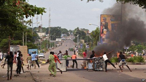 Opposition supporters protest in Kinshasa on 19 January 2015