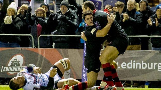 Sam Hidalgo-Clyne celebrates a try with Tim Visser