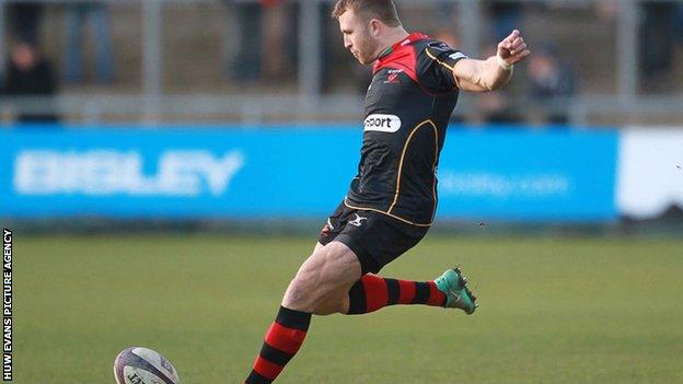 Newport Gwent Dragons full-back Tom Prydie kicked 17 of his side's points against Stade Francais