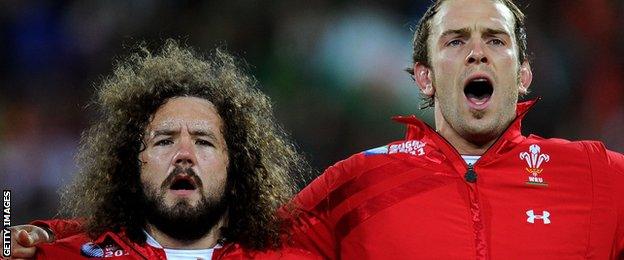 Adam Jones (left) with Alun Wyn Jones (right)