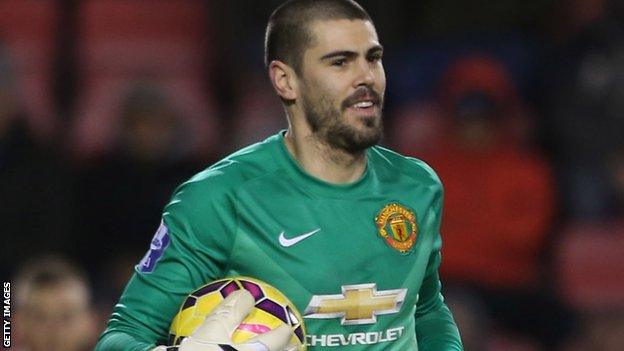 Victor Valdes during his Manchester United debut