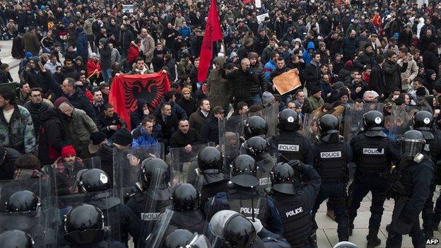 Clash in Pristina, 27 Jan 15