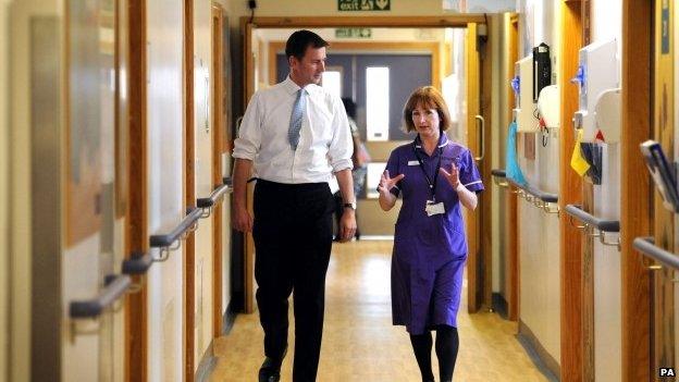 Jeremy Hunt on a hospital visit