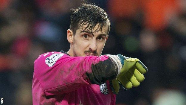 Arvid Schenk in action for Dundee