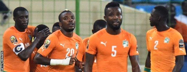 Ivory Coast players celebrate Gradel's goal