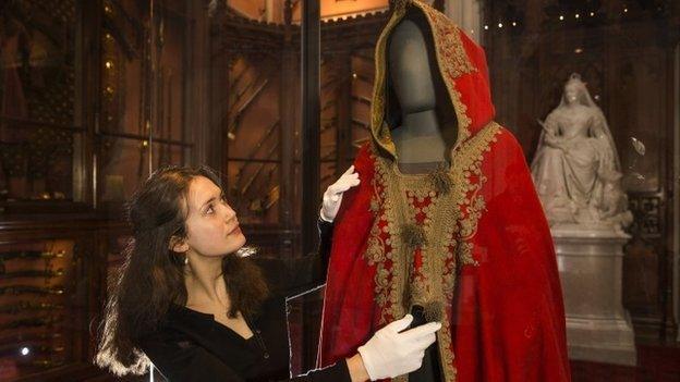 Napoleon's red cloak