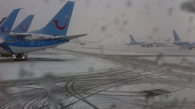 Snow at Manchester Airport