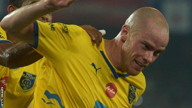 Iain Hume