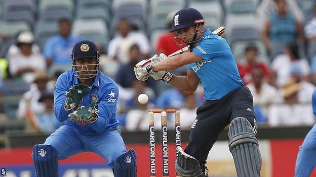 MS Dhoni and James Taylor