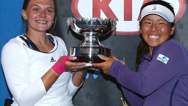 Jordanne Whiley (left) with Yui Kamiji