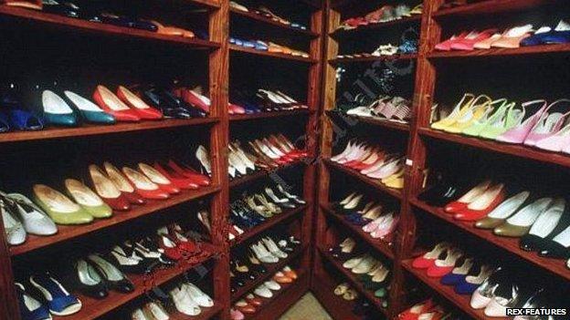 Casgliad Lisa 'ta Imelda Marcos?