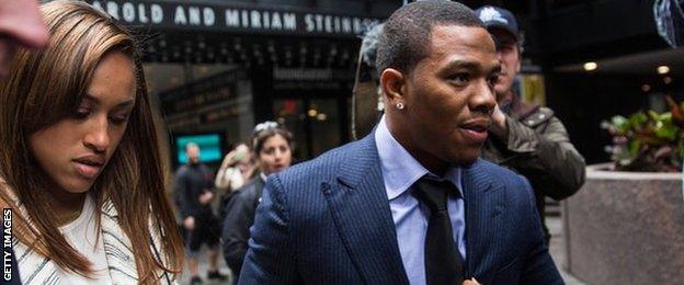 Ray Rice arrives for a hearing with his wife