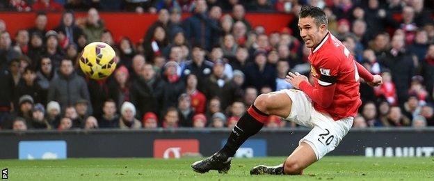 Robin van Persie gives Man Utd the lead