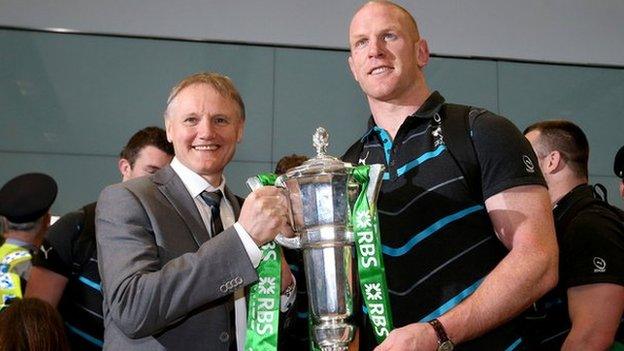 Joe Schmidt and Paul O'Connell with the Six Nations trophy which Ireland won last year