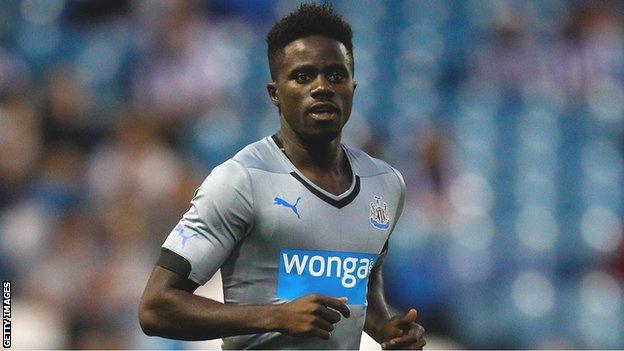 Newcastle midfielder Gael Bigirimana