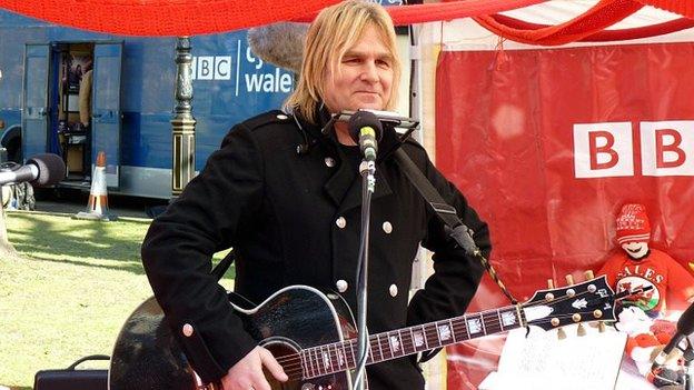 Mike Peters