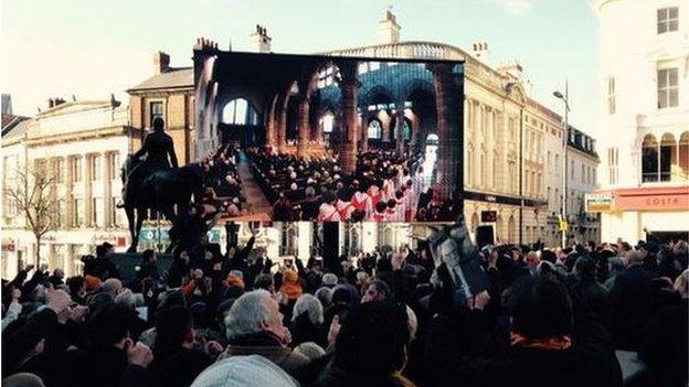 Queen Square crowds