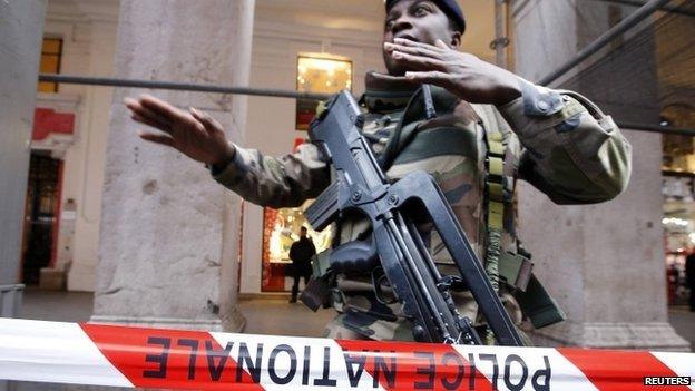 French soldier outside Nice Jewish Community Centre after knife attack on 3 February 2015