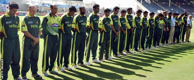 Pakistan players after Bob Woolmer's death