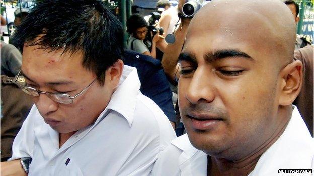 Andrew Chan and Myuran Sukumaran at court in Bali (Feb 2006)