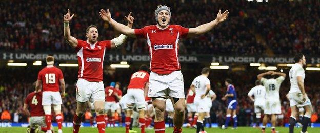 Alex Cuthbert and Jonathan Davies