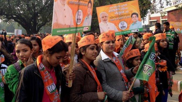 Women at Kiran Bedi's road show in Delhi