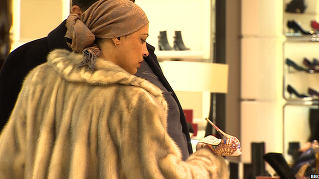 Shoppers in Moscow's luxury department store Tsum, 20 Jan 2015