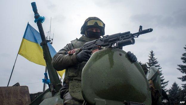 Ukrainian soldier on tank, 1 Feb 15