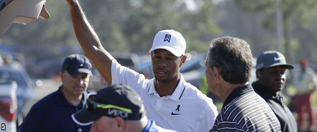 Tiger Woods withdraws from Torrey Pines opening round through injury