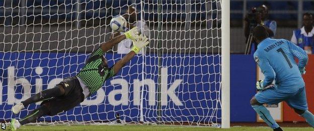 Boubacar Barry scores for Ivory Coast