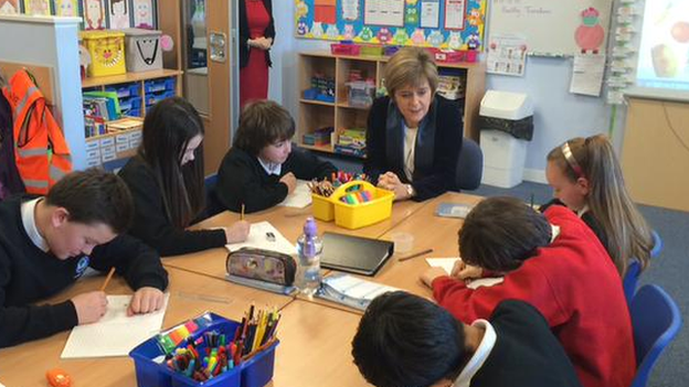 nicola sturgeon in dundee