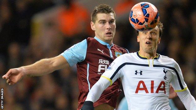 Sam Vokes in action against Spurs