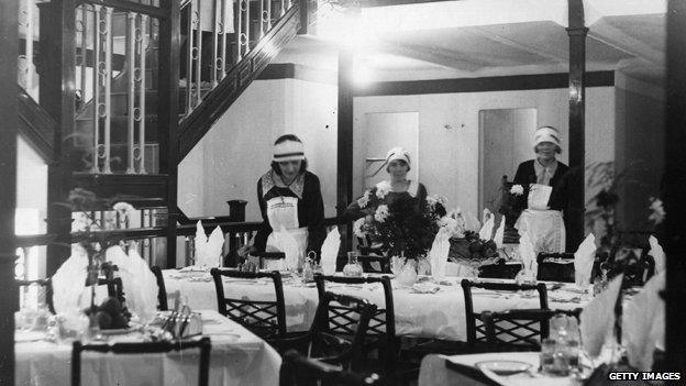 A tea room on the R100 airship