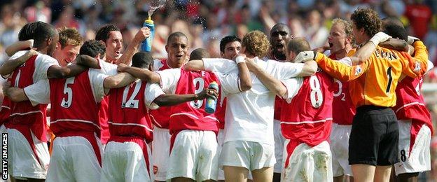 Arsenal celebrate in 2004