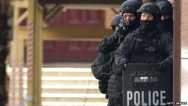 Armed New South Wales police officers in Sydney (December 2014)