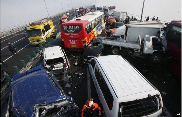 Scene of crash in Incheon, South Korea (11 Feb 2015)