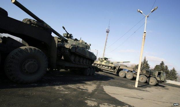 Ukrainian armoured vehicles on the move from Artemivsk to Debaltseve, 11 February