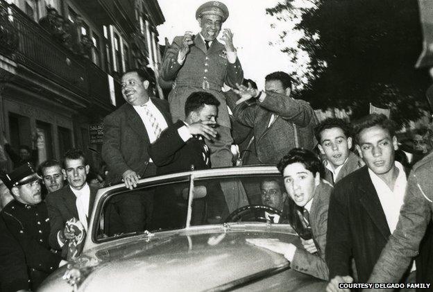 General Delgado in Oporto, 14 May 1958. An estimated 400,000 people awaited him on the streets, in one of the biggest political rallies in Portuguese history.