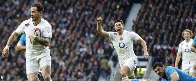 Danny Cipriani scores for England