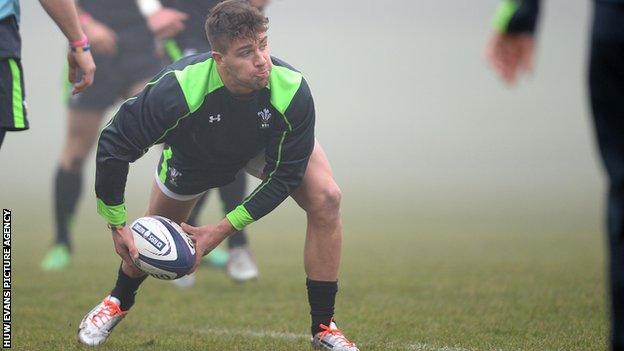 Rhys Webb, Wales