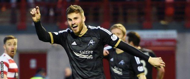 David Goodwillie had a close-range effort disallowed for offside