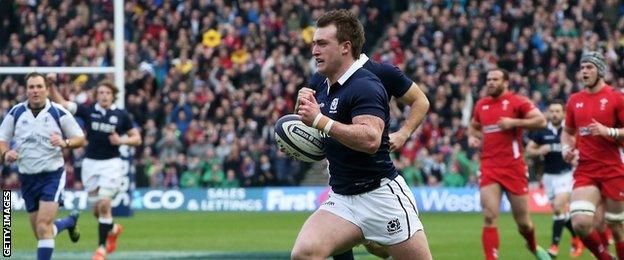 Stuart Hogg scores a try for Scotland