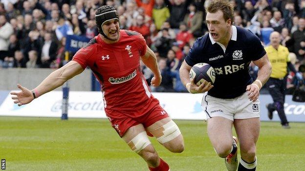 Stuart Hogg runs in Scotland's first try