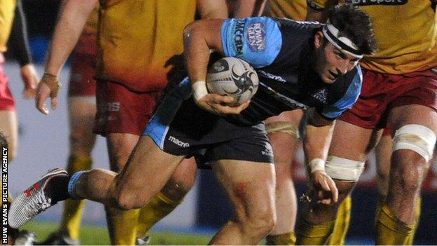 DTH van der Merwe scores a try for Glasgow