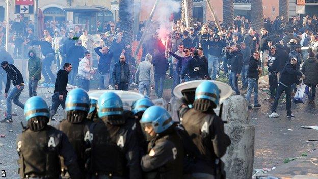 Feyenoord fans, Italian riot police